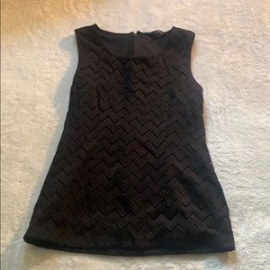Woman’s size 4 Sleeveless Zip-back Banana Republic